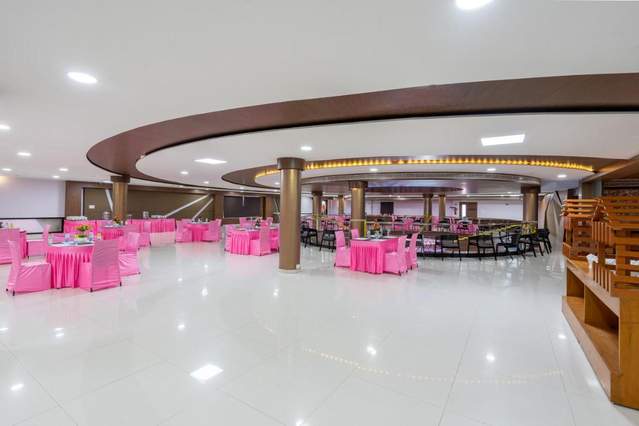 잘라시라이 리조트 Nadiād 외부 사진